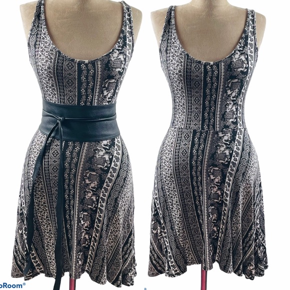 See You Monday Fit & Fare Dress - Picture 6 of 8